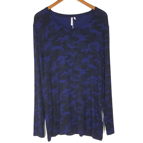 Banana Republic Tops - Banana Republic Long Sleeve Camo Print Tee XL